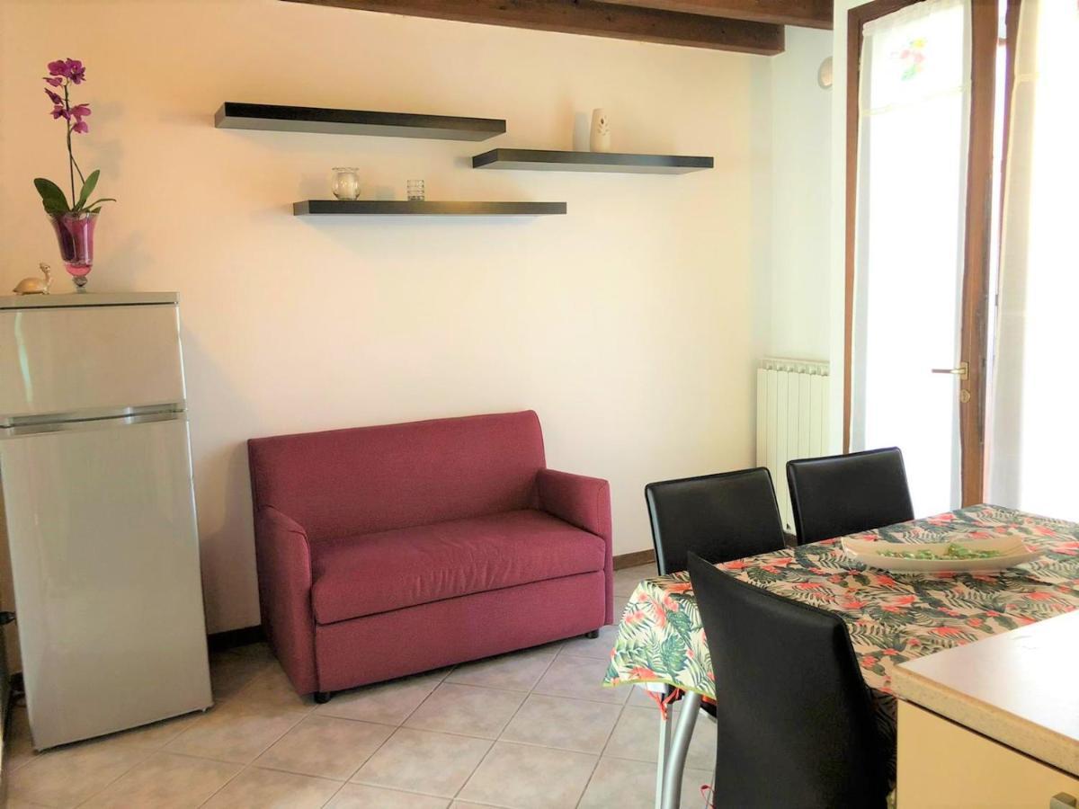 ديسينسانو ديل غاردا Oasi Di Paradiso - Comfy Private Apartment On Ground Floor With Terrace المظهر الخارجي الصورة